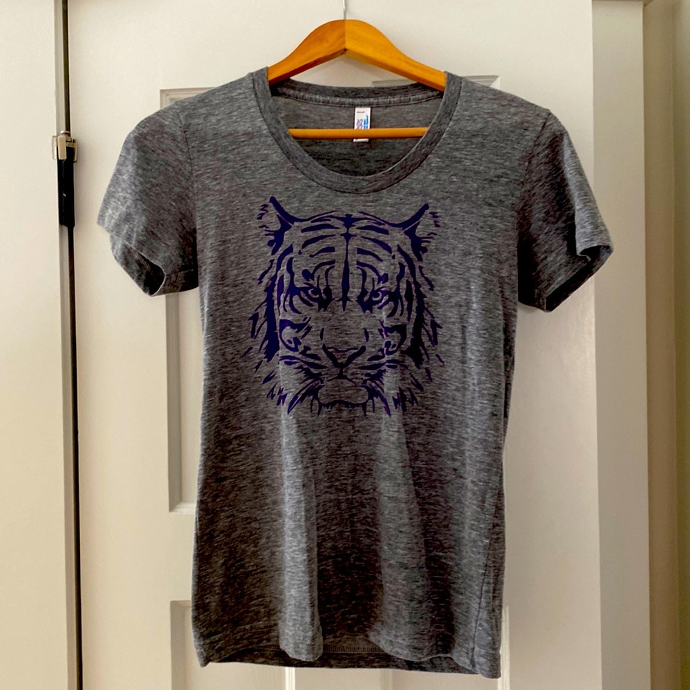 Medium LSU Tiger stenciled T-shirt
